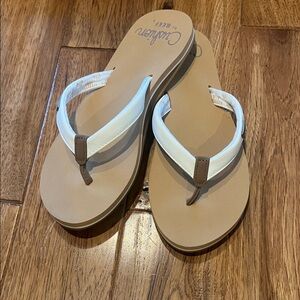 Reef Women's White and Tan Thong Sandals